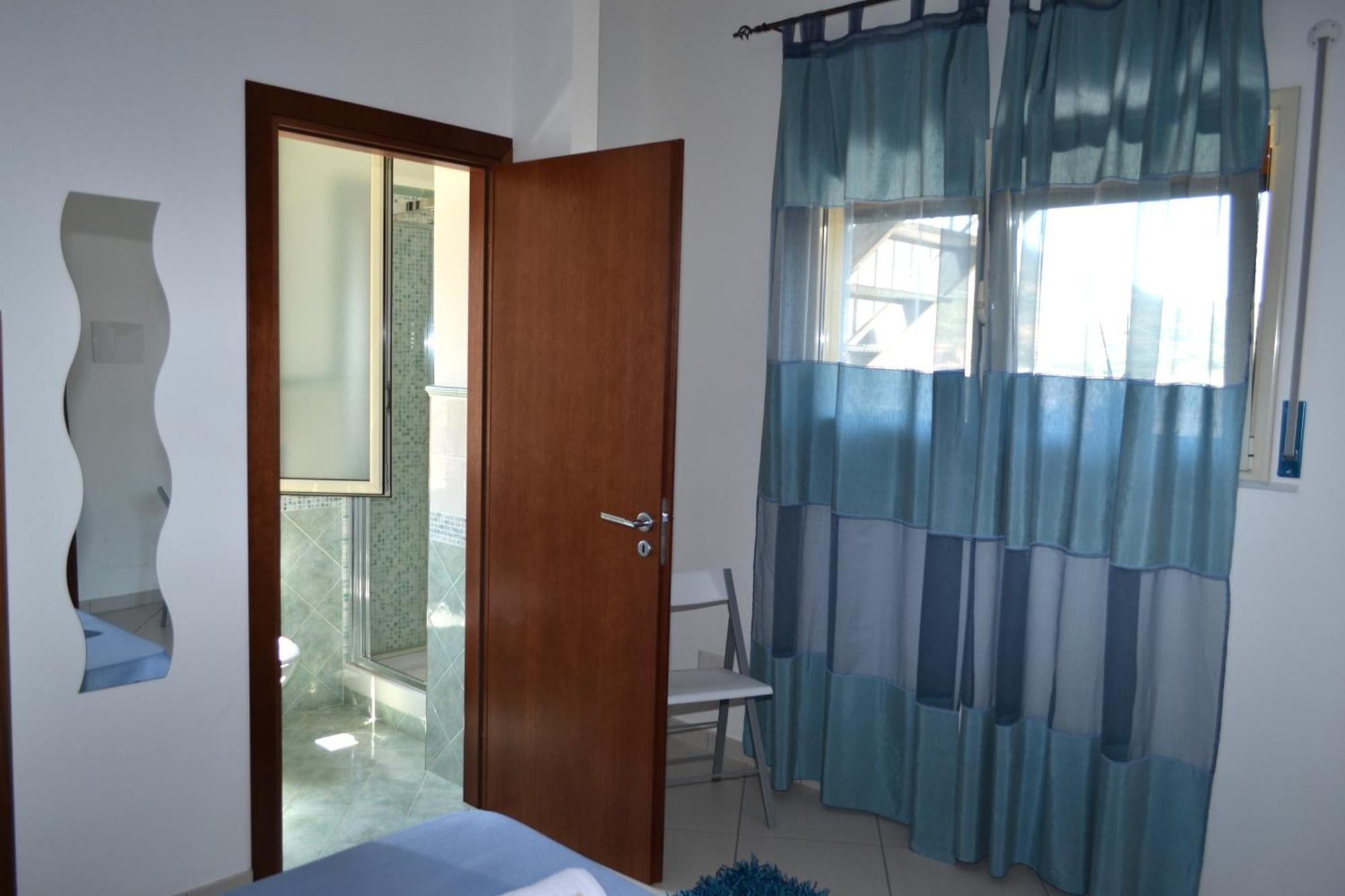 チェファル シロッコ Bed & Breakfast 部屋 写真